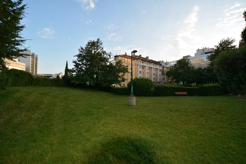 Hotel Lux Grenoble Bagian luar foto